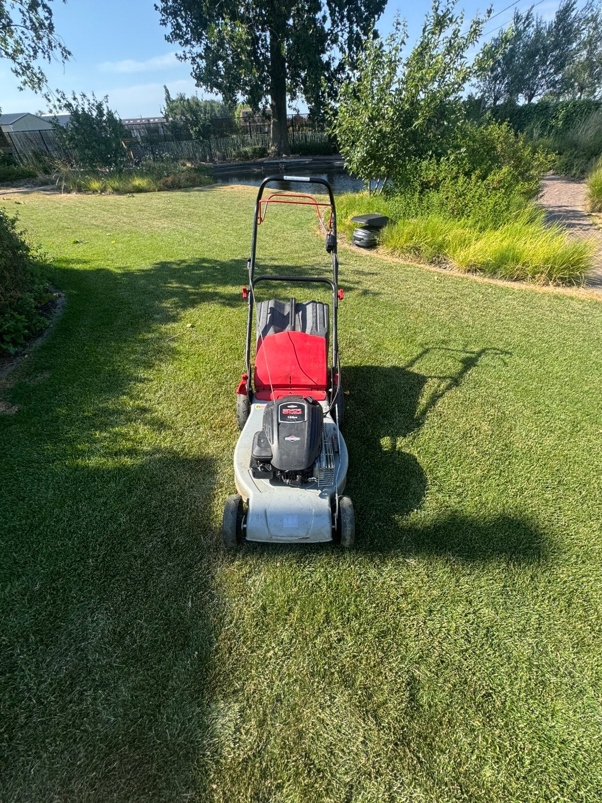 Briggs & Stratton grasmaaier, Ophalen, Cirkelmaaier, Zo goed als nieuw, Opvangbak