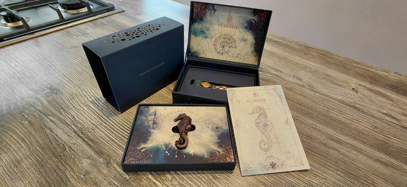 tomorrowland, Collections, Enlèvement ou Envoi