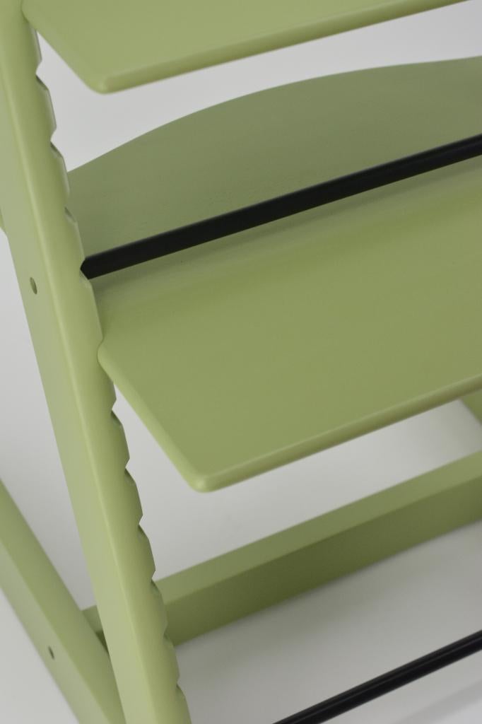Stokke Tripp Trapp Moss Green — Modèle de voyage rénové, Envoi, Comme neuf, Chaise pliante, Réducteur de chaise