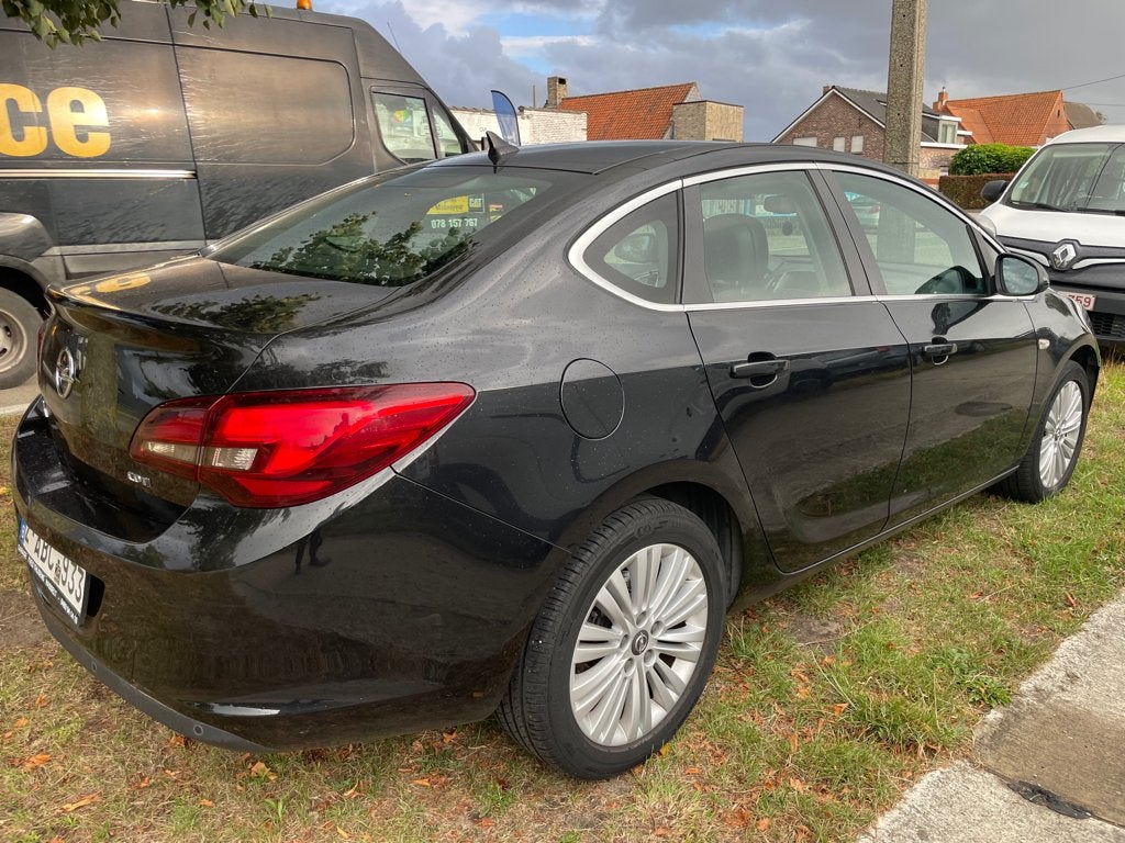 Opel ASTRA Sedan,BJ:2014, 1.7d, 110pk, GPS, Airco169.000 km,, Auto's, Opel, Voorwielaandrijving, Zwart, 1661 cc, Leder en Stof