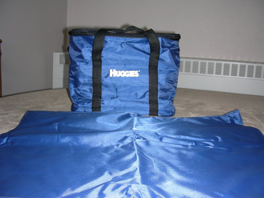 Toilet-verzorgingstas + verzorgingsmatje Huggies 30 x 20 cm, Enfants & Bébés, Sac à langer bébé, Bleu, Enlèvement ou Envoi, Sac à langer