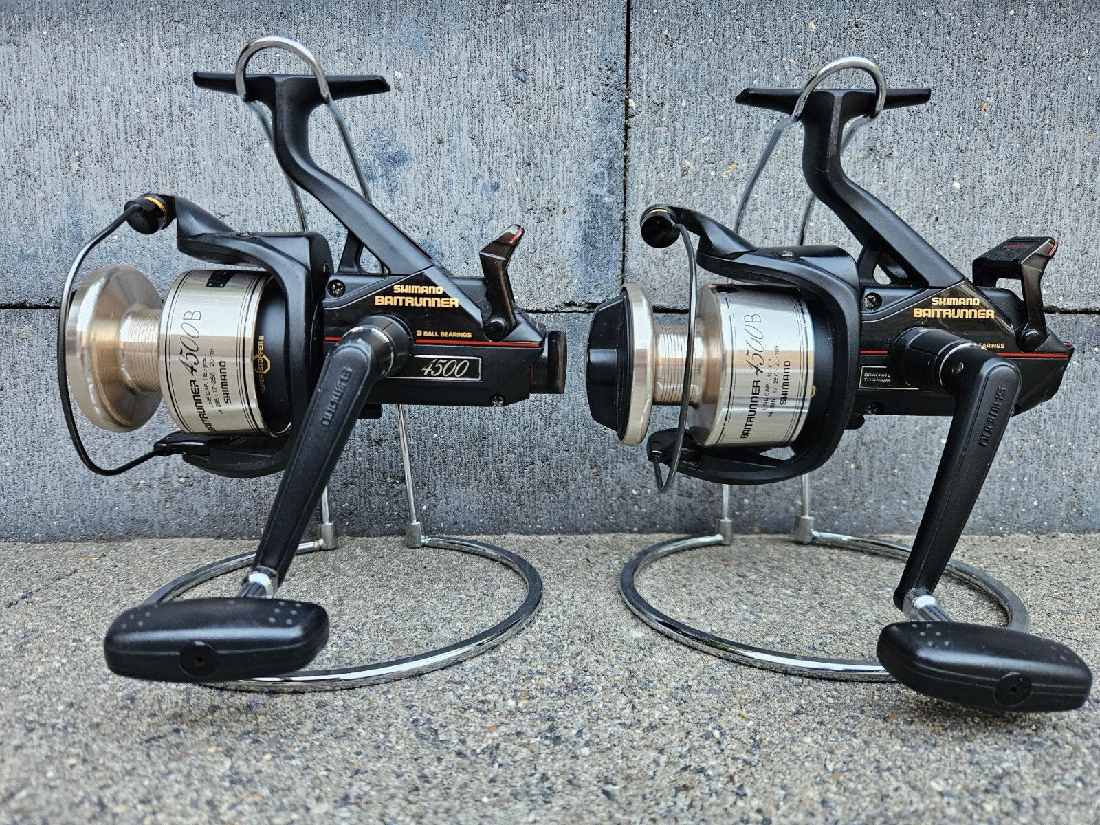 2 bobines imprimées Shimano 4500B, Enlèvement ou Envoi