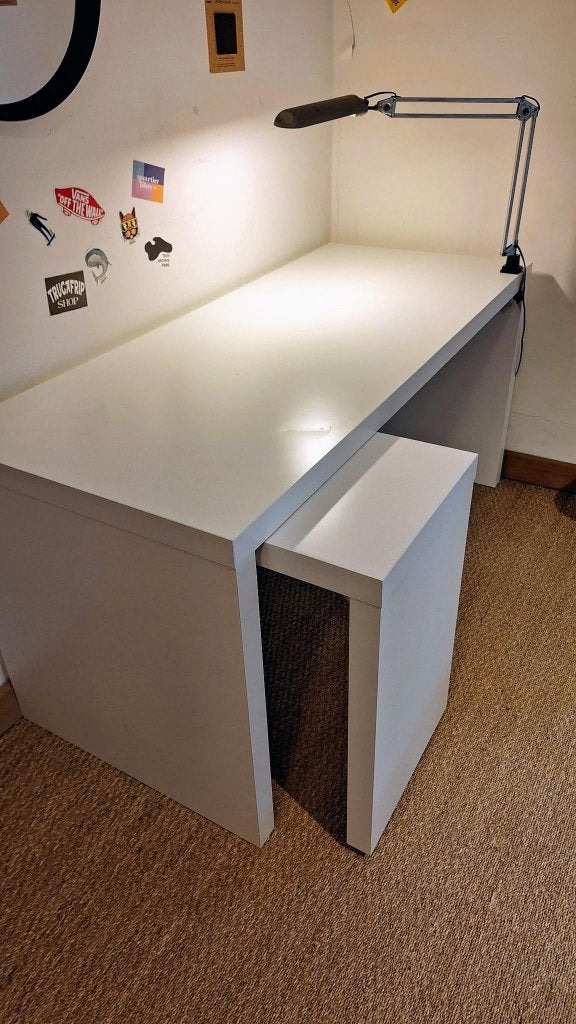 IKEA MALM bureau met uitschuifbare plank, Ophalen, Met wielen, Gebruikt, 65 cm