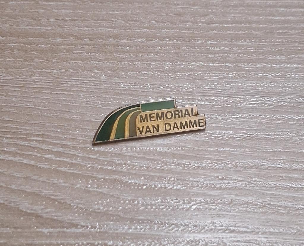 PIN - MEMORIAL VAN DAMME - ATHLETISME - ATLETIEK, Envoi, Utilisé, Sport, Insigne ou Pin's