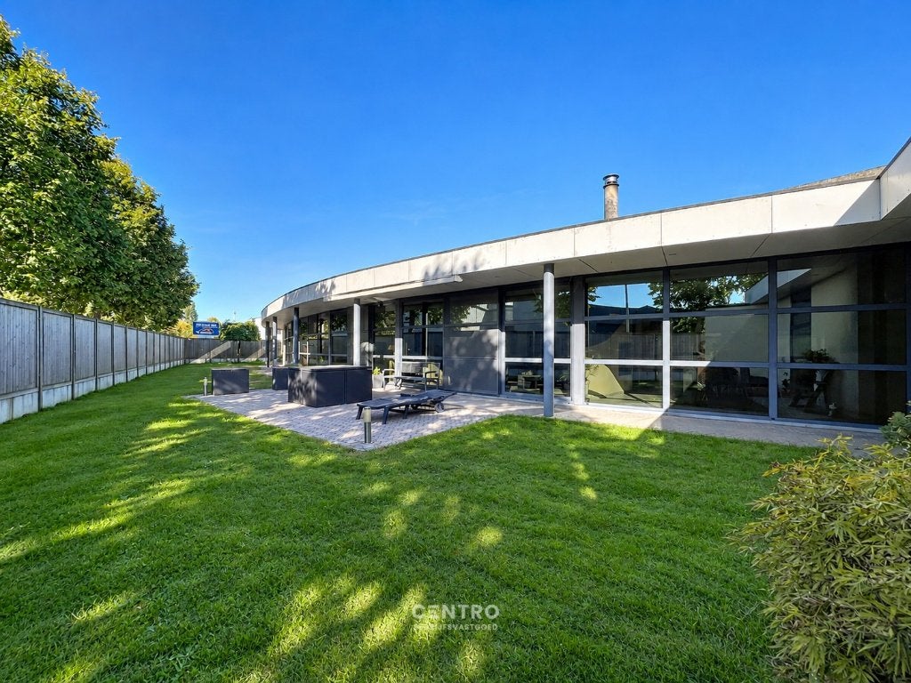 TE KOOP - Magazijn met bureel & lichtrijke woonst, Immo, 3 kamers, Diksmuide, Provincie West-Vlaanderen, 1500 m² of meer