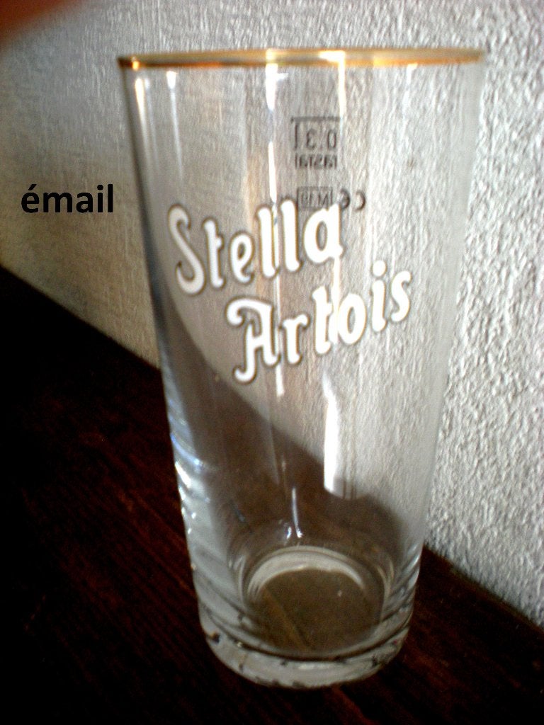 Stella Artois 0,3 liter (M19) licht emaille, Verzamelen, Biermerken, Ophalen of Verzenden, Zo goed als nieuw, Glas of Glazen, Stella Artois