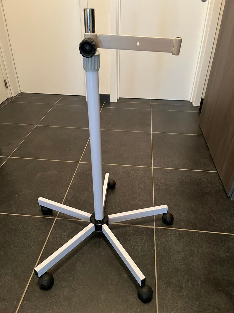 Verzwaard statief voor loeplamp, Hobby en Vrije tijd, Vergrootglazen, Loepen en Loeplampen, Ophalen, Gebruikt, Loeplamp