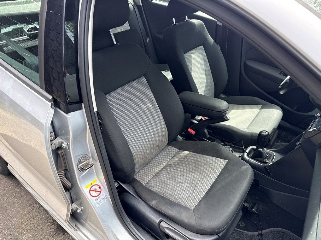 STOEL RECHTS VOOR Volkswagen Polo V (6R) (01-2009/05-2022), Gebruikt, Volkswagen, Volkswagen AG, Kundenbetreuung@volkswagen.de