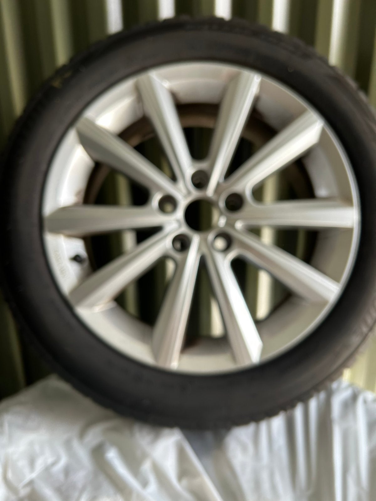Jantes 16’ VW Polo avec pneus d'hiver, Autos : Pièces & Accessoires, Enlèvement, Pneus hiver, Jante(s)