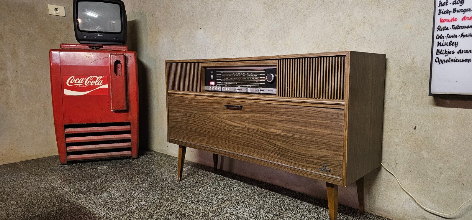 Grundig Stereo-Konzertschrank Mandello 6, Enlèvement