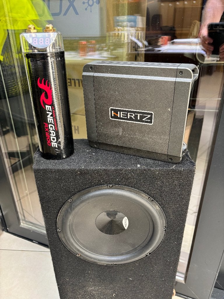 Hertz Subwoofer - versterker en condensator, Ophalen of Verzenden, Gebruikt