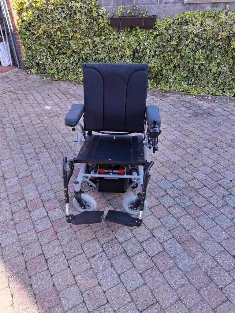 A vendre chaise électrique navix pour handicap