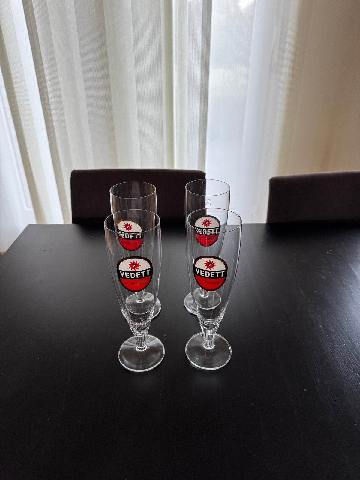 4 verres à bière Vedette, Enlèvement, Comme neuf