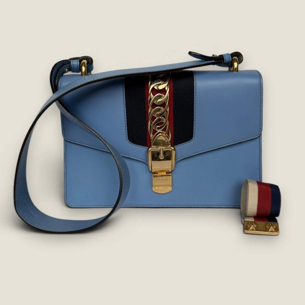 Gucci small Sylvie blauw leer, Handtassen en Accessoires, Tassen | Schoudertassen, Gebruikt, Overige merken, Blauw, Leer, Ophalen of Verzenden