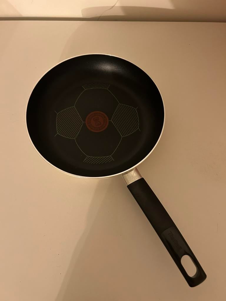Poêle Tefal (jamais utilisé), Enlèvement, Comme neuf, Poêle à frire ou Sauteuse
