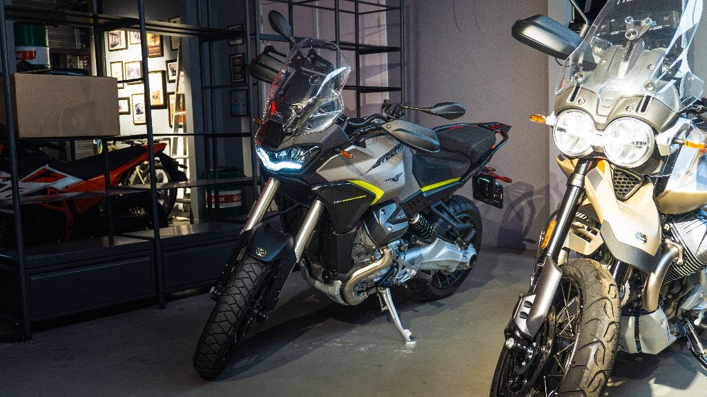 Moto Guzzi Stelvio PFF | Directiemotor | Slechts 1.000 km, Motoren, 2 cilinders, Motorrijbewijs A, Meer dan 35 kW, Toermotor