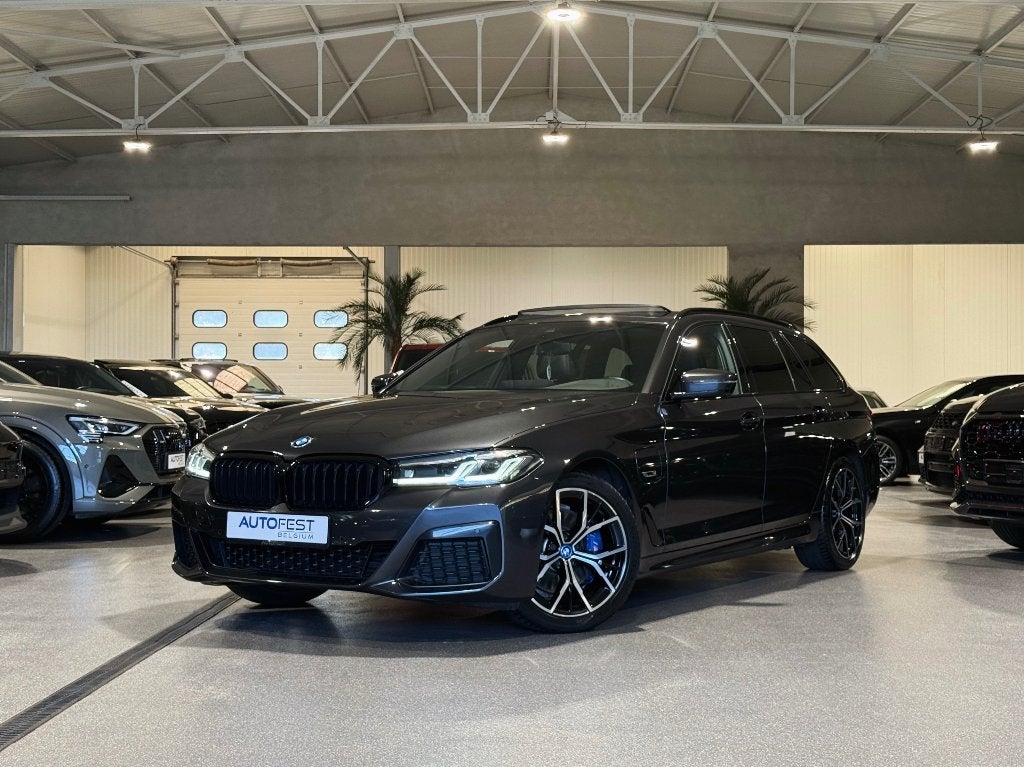 BMW 520e Touring M-Sport PRO Sophisto Grey - Garantie, 1998 cc, Achterwielaandrijving, Leder, Bedrijf