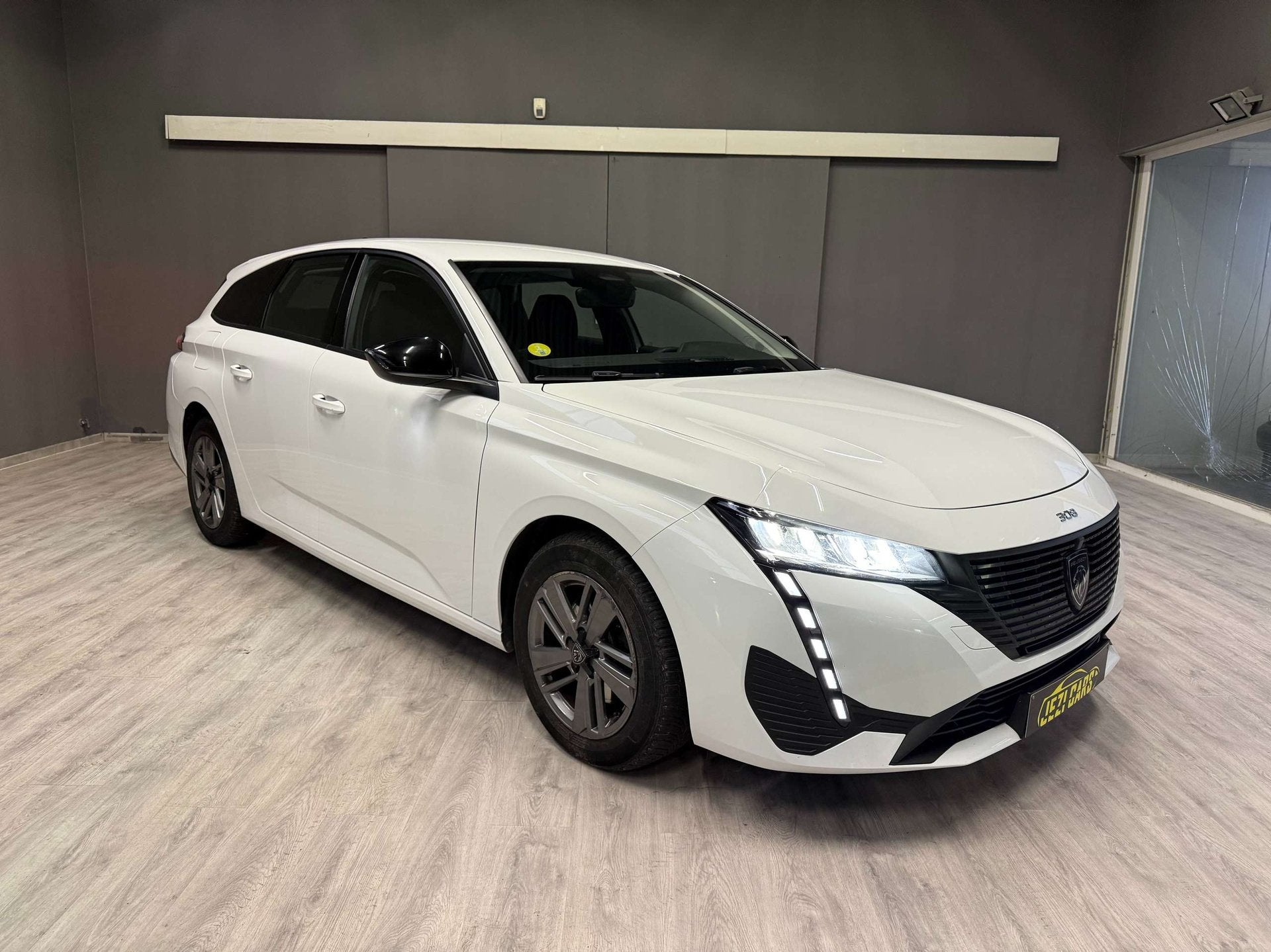 Peugeot 308 308 SW BlueHDi 130 EAT8 Active Pack, Automaat, Stof, Gebruikt, 4 cilinders