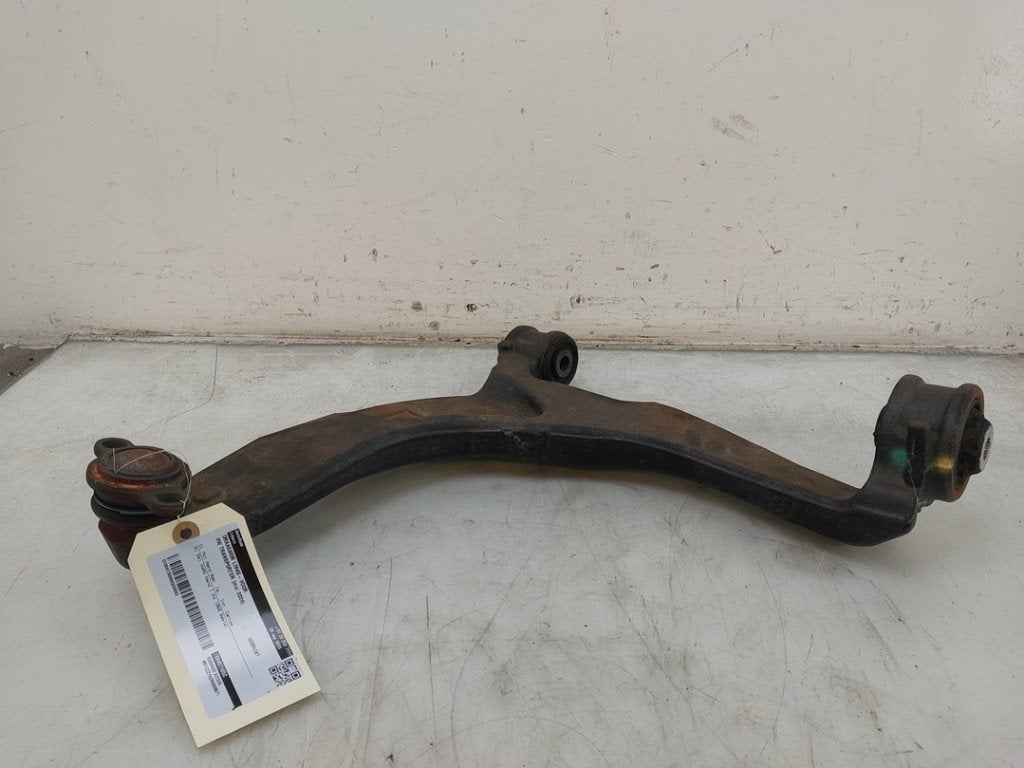 BRAS DE SUSPENSION AVANT GAUCHE (TRIANGLE) Transporter T6, Utilisé, Volkswagen