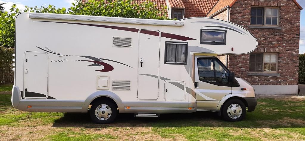 eura mobil profila alkoof, Caravanes & Camping, Camping-cars, Siège de train, 6 à 7 mètres, Boîte manuelle, Diesel