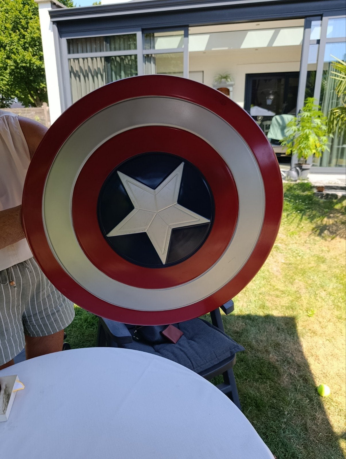 Schild kapitein Amerika, Enlèvement