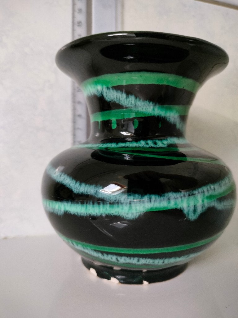 prachtig vaasje sierlijk groen zwart H11cm valentijn mama, Maison & Meubles, Accessoires pour la Maison | Vases, Enlèvement ou Envoi