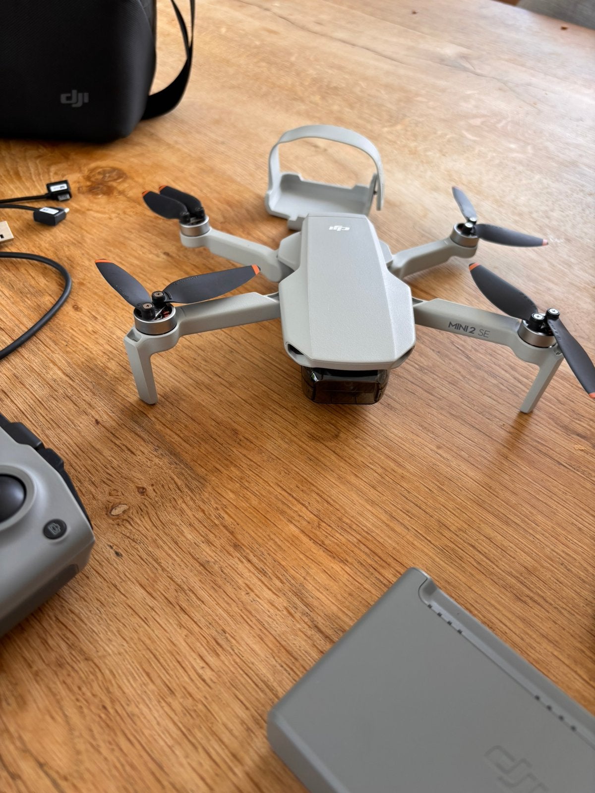 Drone DJI mini 2SE fly more combo, Enlèvement ou Envoi, Comme neuf, DJI