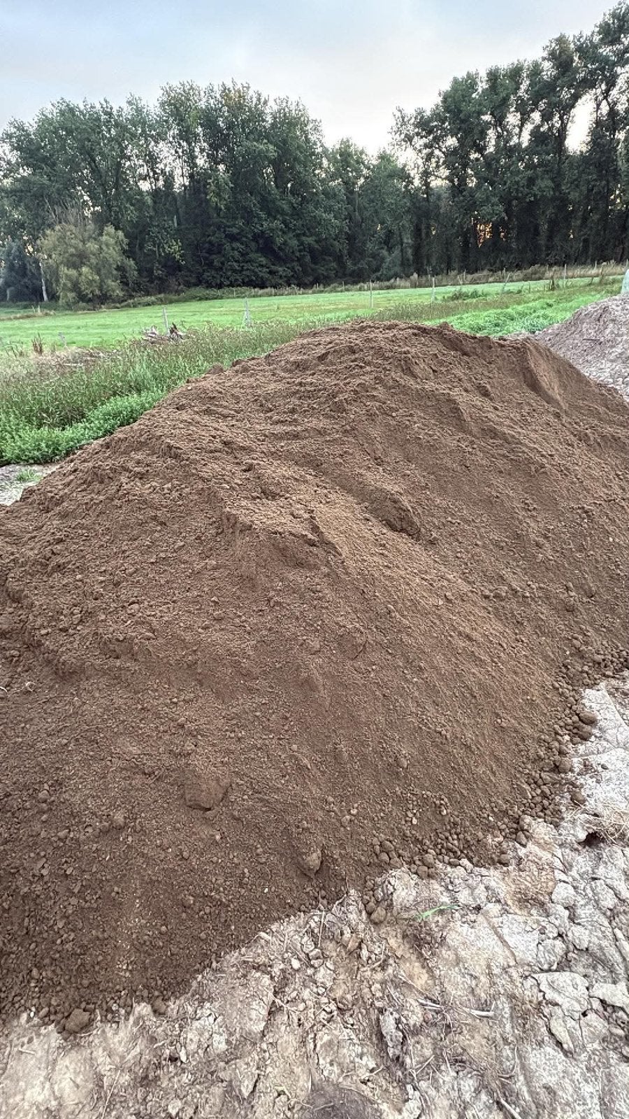 Prope grond te koop . Eventueel levering, Enlèvement