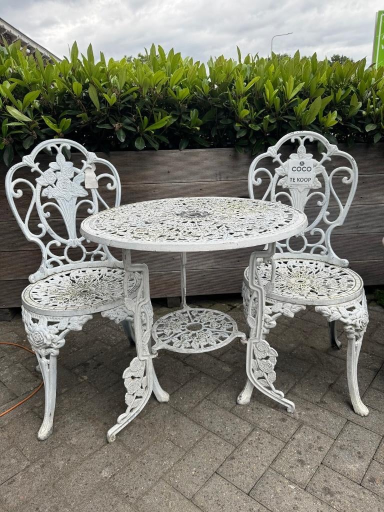Mooi zeldzaam antiek wit bistrosetje tafel 2 stoelen, Ophalen