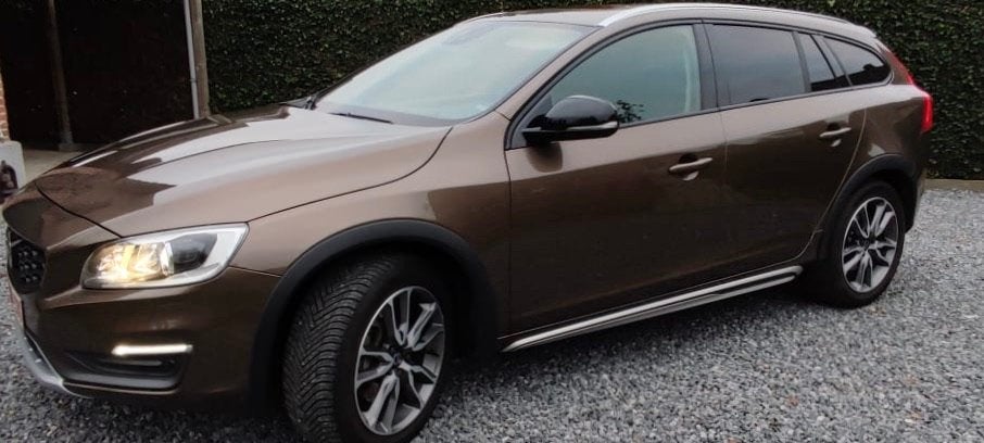 VOLVO V 60 CROSS COUNTRY D4 MOMENTUM LICHTE VRACHT, 1800 kg, Parkeerassistent, Leder, V60