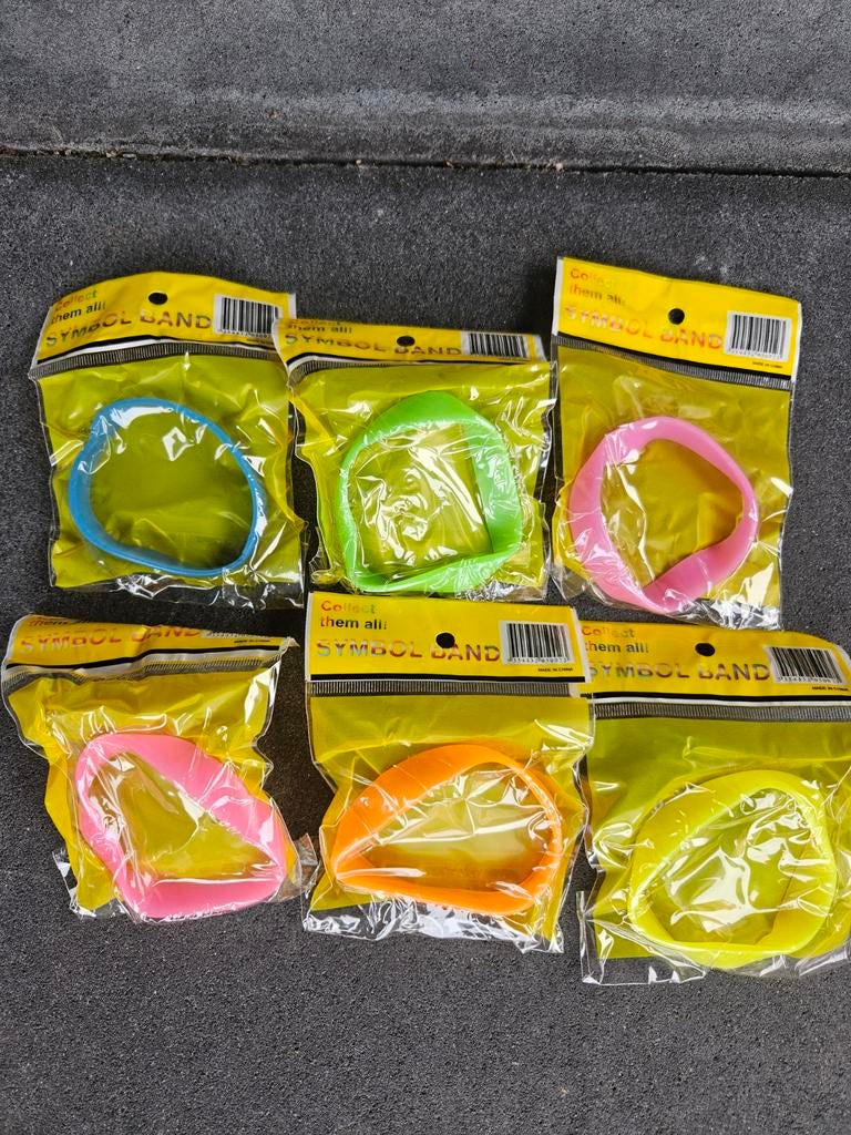 Partij armbandjes  uitgooi carnaval ca 30000st, Enlèvement