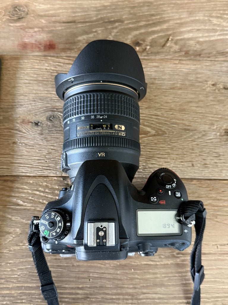Spiegelreflex camera DSLR en accessoires, TV, Hi-fi & Vidéo, Appareils photo numériques, Comme neuf, Reflex miroir, Nikon, Chargeur