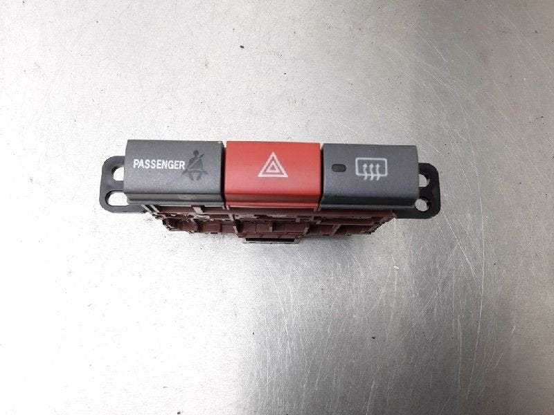 INTERRUPTEUR DEGIVRAGE LUNETTE ARRIÈRE Daihatsu, Utilisé, Daihatsu