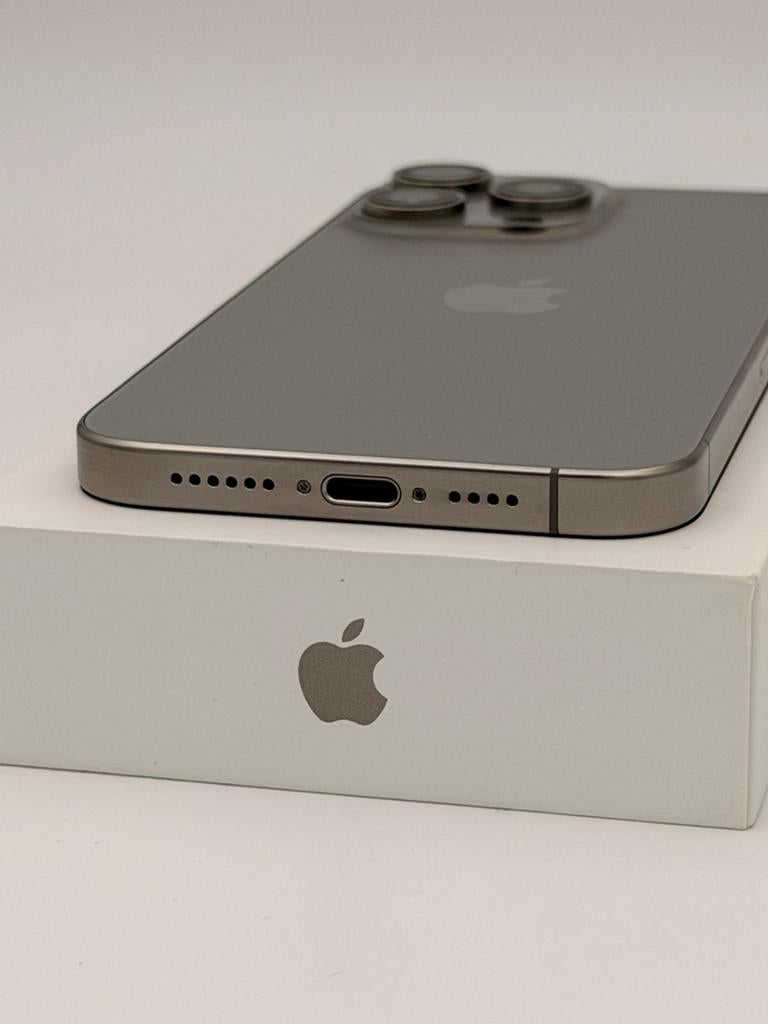 iPhone 15 Pro Max (256 Go) en titane naturel, Télécoms, Téléphonie mobile | Apple iPhone, 256 GB, 86 %, IPhone 15 Pro Max, Comme neuf
