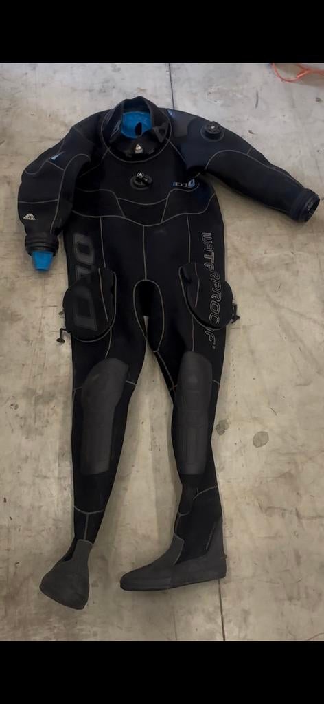Dry Suit : Waterproof D10 pro met kap en handschoenen, Watersport en Boten, Duiken, Ophalen, Gebruikt, Duikpak
