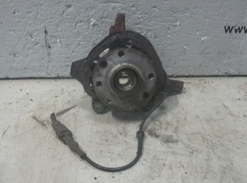 WIELNAAF RECHTS VOOR Opel Corsa C (F08 / 68), Bahnhofsplatz 65423 Rüsselsheim am Main, DE, Enlèvement ou Envoi, Opel, Opel Automobile GmbH