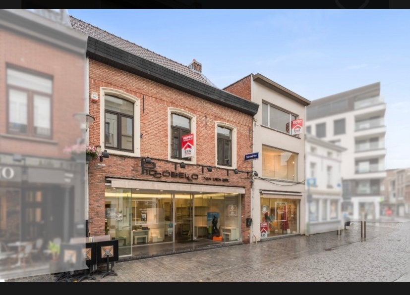 Spacieuse propriété commerciale, Achat