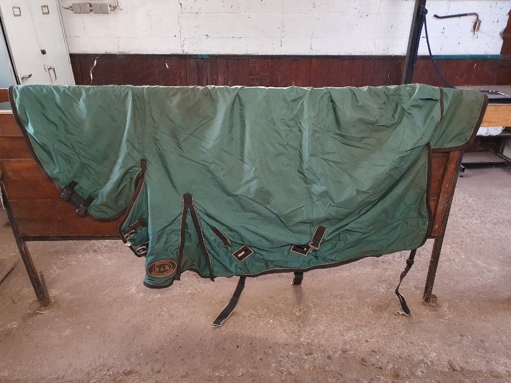 Dekens (pony), Bucas, Staldeken, Blauw, Fleece