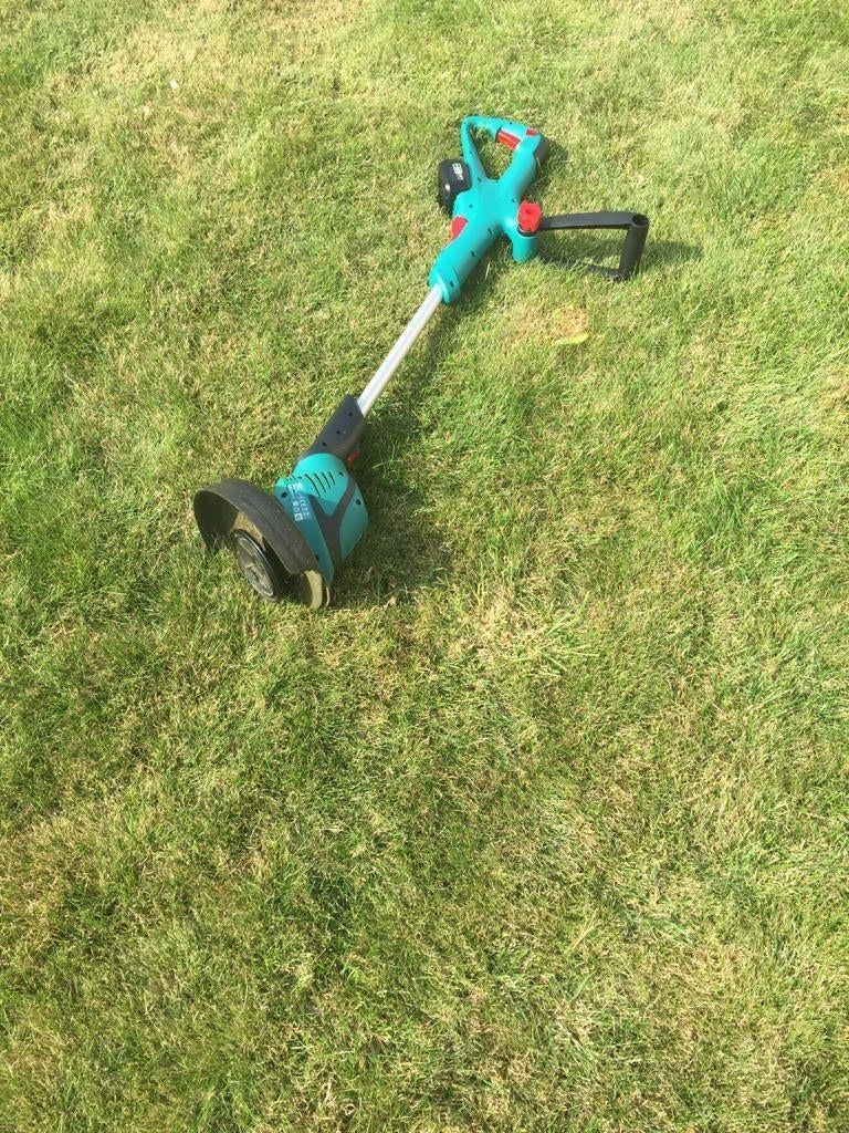 grastrimmer, afhalen gepast geld te Mortsel, Ophalen, Gebruikt