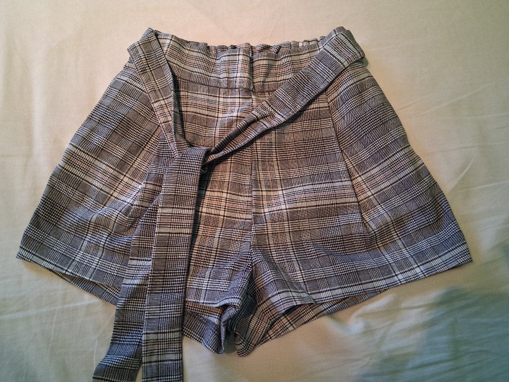 zwart wit geruite short - maat 32, Kleding | Dames, H&M, Kort, Wit, Ophalen of Verzenden