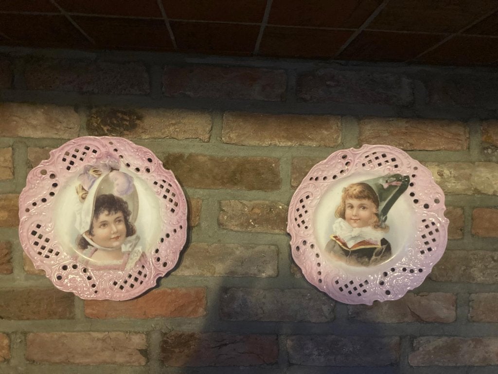 Porselein borden, Enlèvement