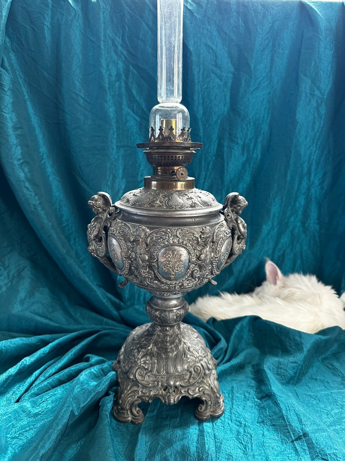 lampe à pétrole régule. Rocaille, Louis XV  ~1890-1915, Enlèvement ou Envoi