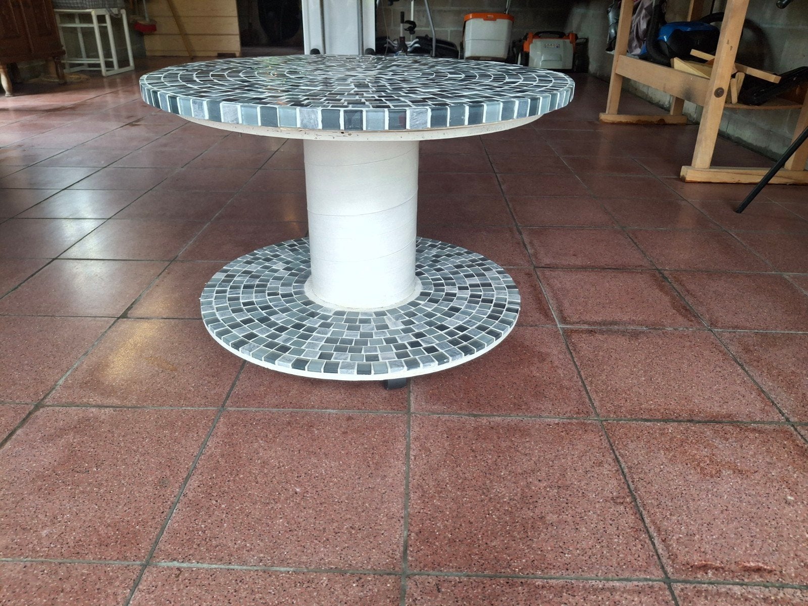 tuin bijzet tafeltje op wielen, Tuin en Terras, Tuintafels, Ophalen, Zo goed als nieuw, Rond, Overige materialen