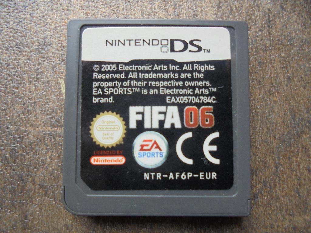 FIFA 06 voor DS (zie foto's), Consoles de jeu & Jeux vidéo, Jeux | Nintendo DS, Enlèvement ou Envoi, 1 joueur, Utilisé, À partir de 3 ans