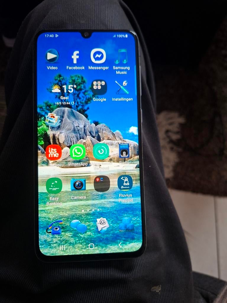 Galaxy A 70 6 ram 128 gb, lader en hoesje, Telecommunicatie, Mobiele telefoons | Samsung, Ophalen of Verzenden