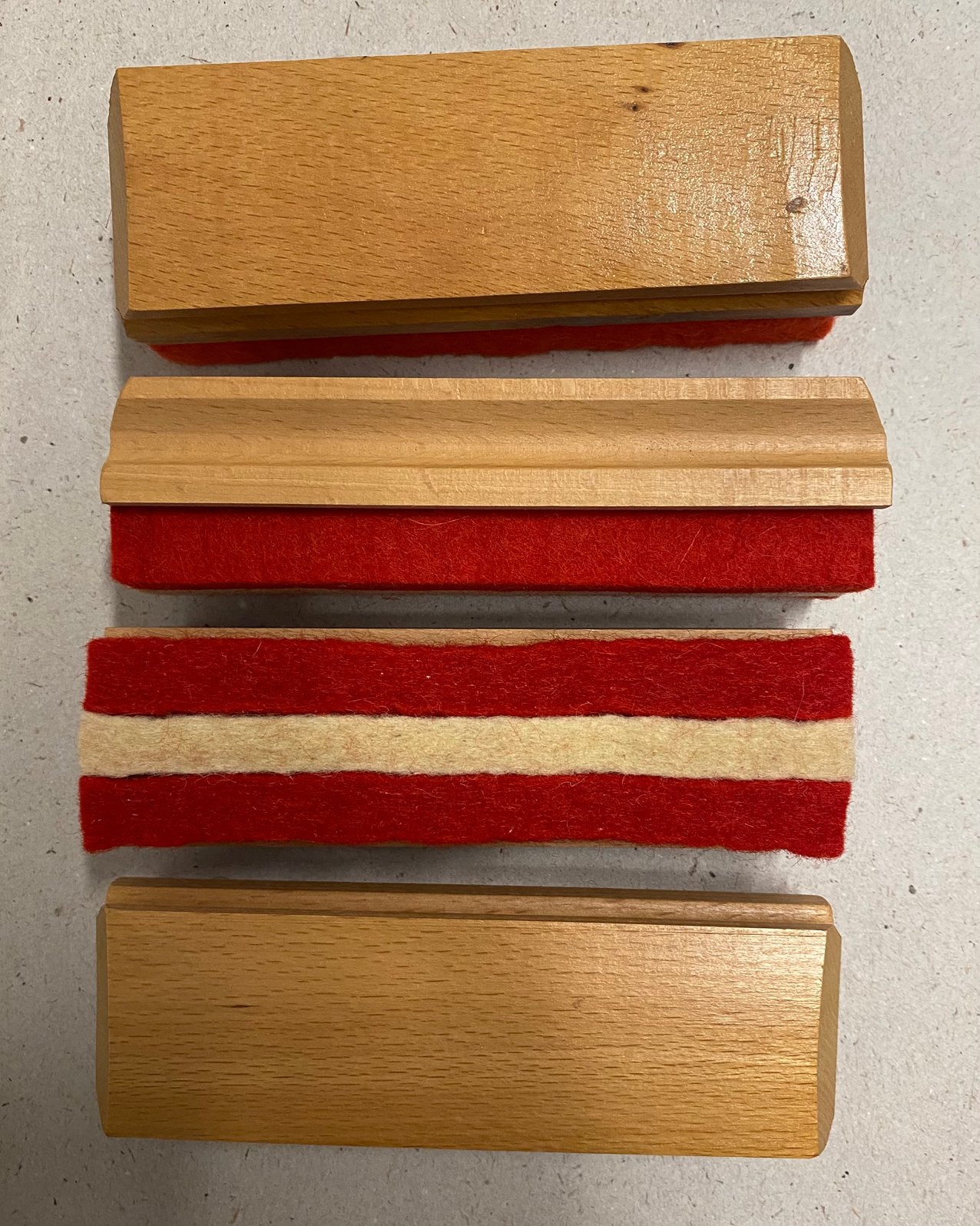 Lot de 4 effaceurs pour tableau noir ou ardoise à craie, Enlèvement, Neuf