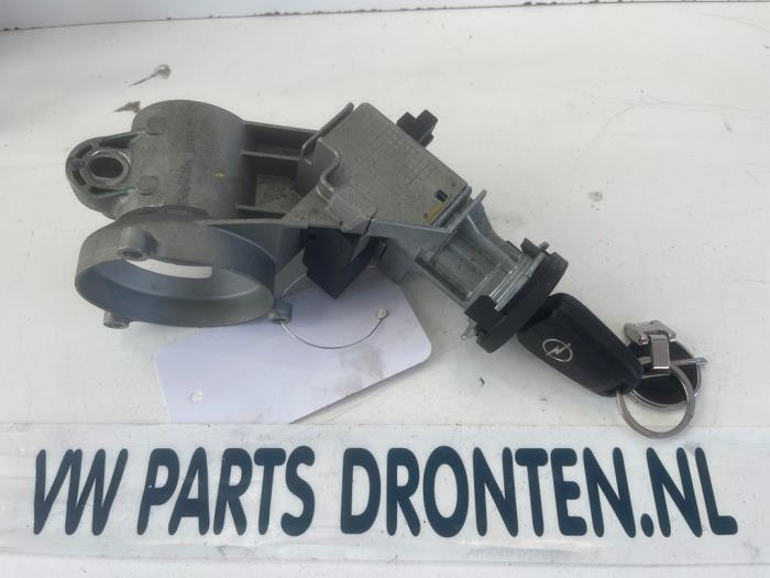 Kontaktslot + Sleutel van een Opel Corsa, Gebruikt, -, -, Opel