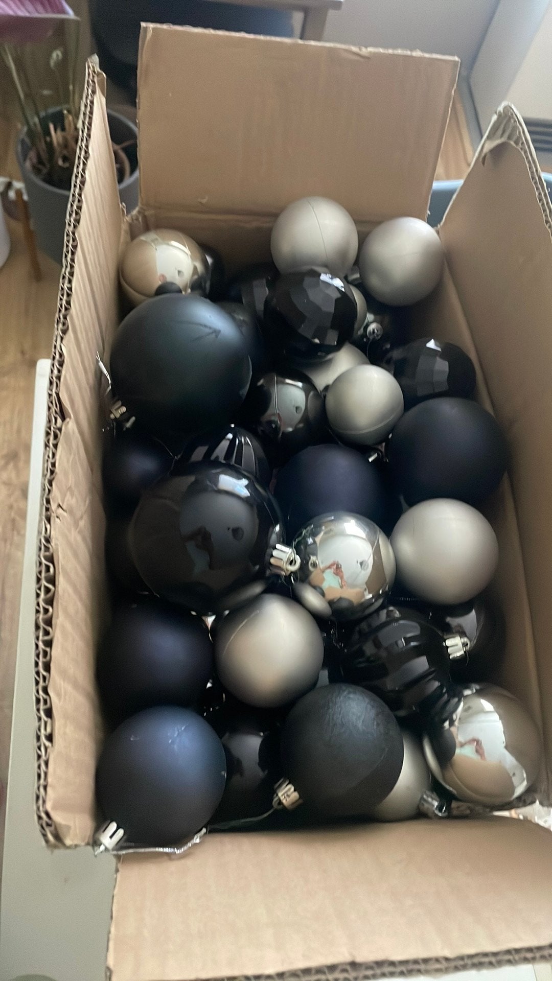 Kerstballen, Ophalen, Zo goed als nieuw