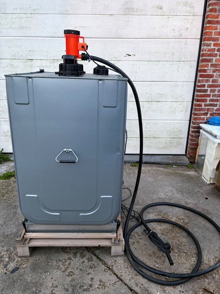 Diesel opslagtank met elektrische pomp, Ophalen, Gebruikt