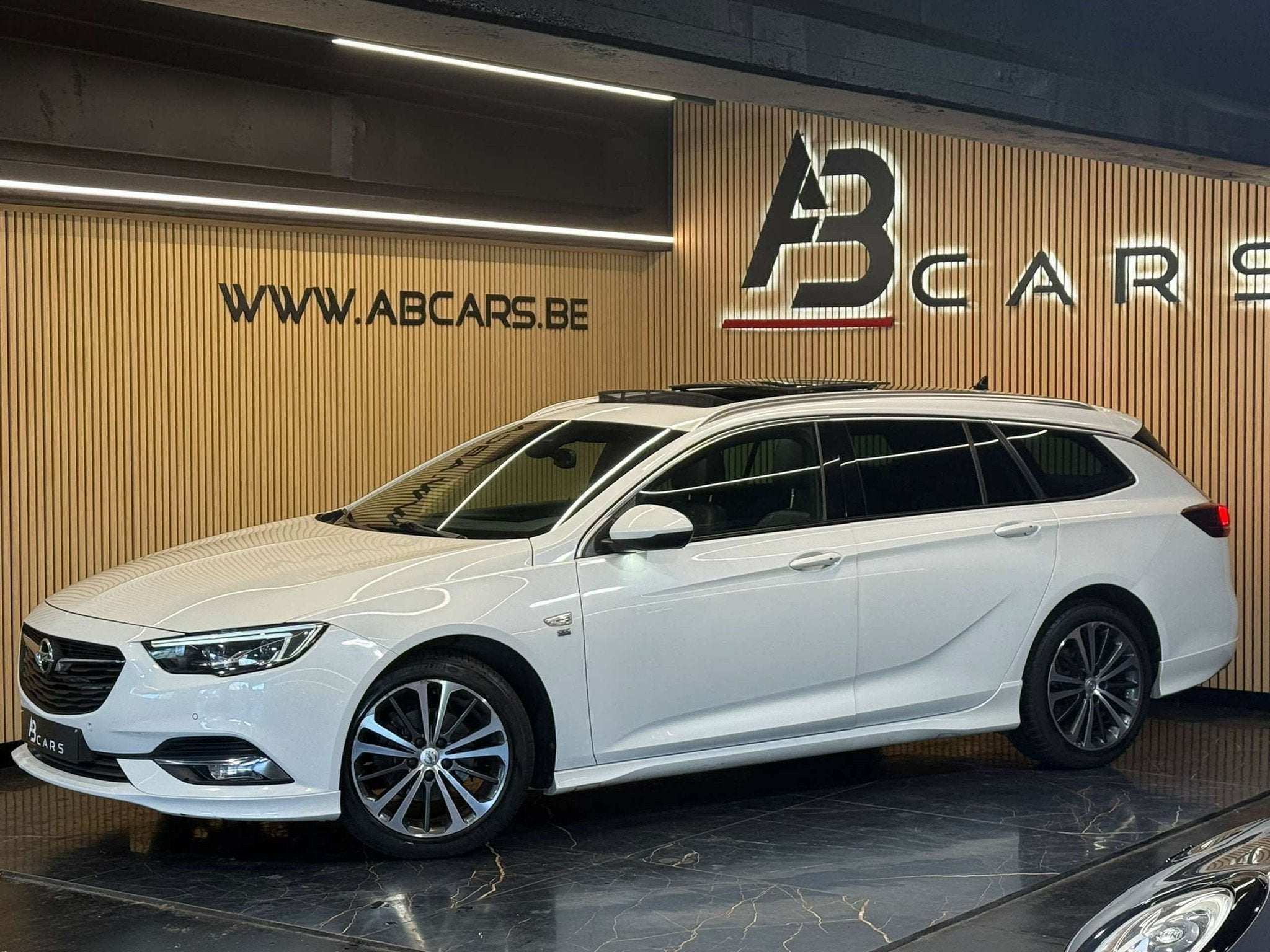 Opel Insignia SPORTS TOURER * BOITE AUTO * (automatique), Autos, Achat, 139 g/km, Euro 6, Entreprise